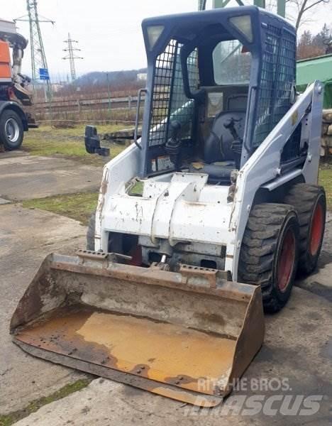 Bobcat S130 滑移装载机