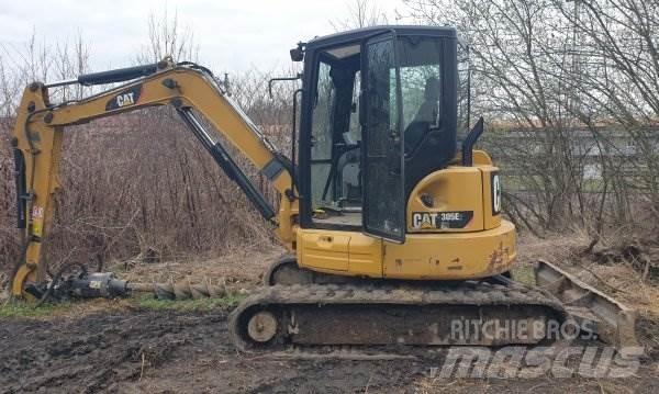 CAT 305 E2 小型挖掘机