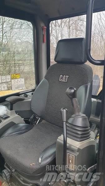 CAT 305 E2 小型挖掘机