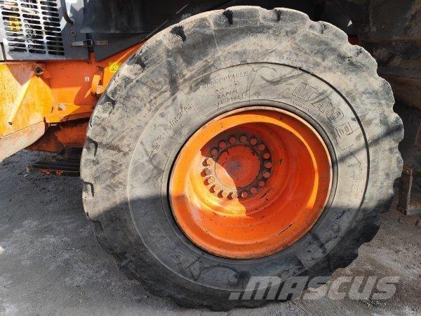 Hitachi ZW 220 轮式装载机