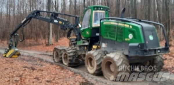 John Deere 1270 G 8W 伐木机