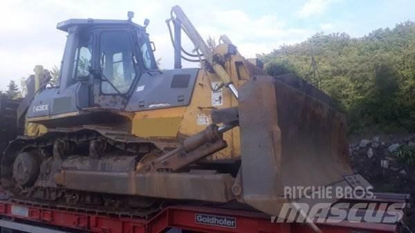 Komatsu D65 EX-12 履带式推土机