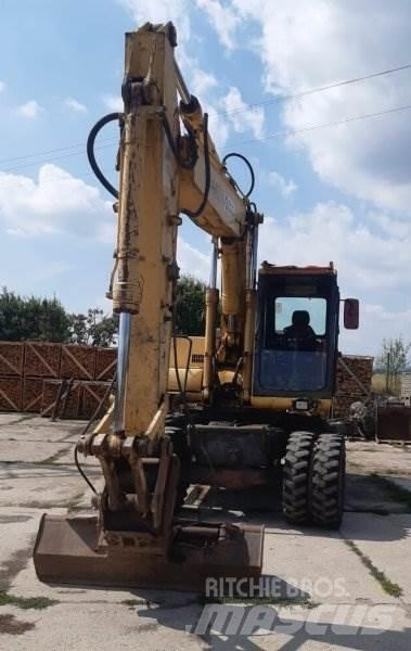 Komatsu PW 170 轮式挖掘机