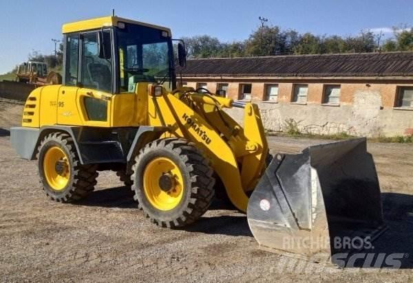 Komatsu WA 95 轮式装载机