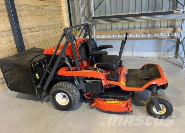 Kubota GZD15-II 骑乘式割草机