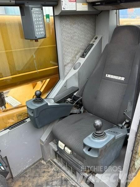 Liebherr 1030-2.1 起重车