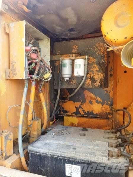 Liebherr R900 B 履带挖掘机