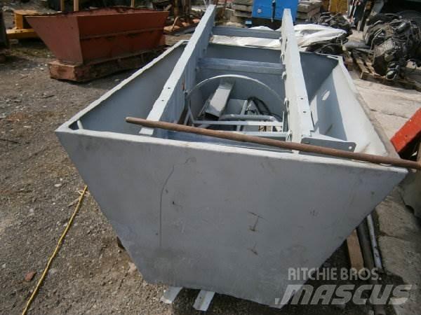 Multicar 25 工具车