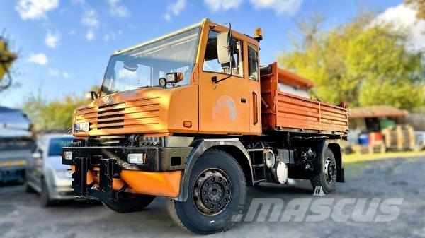 Praga NTS 265 + sypač 融雪撒布机