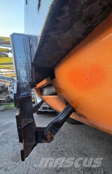 Praga NTS 265 + sypač 融雪撒布机