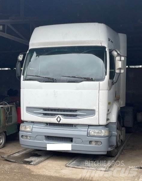 Renault 420 DCI 牵引车
