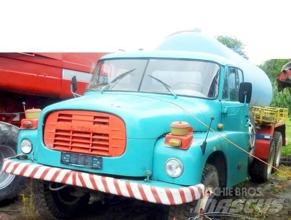 Tatra 148 CAS 10 油罐车