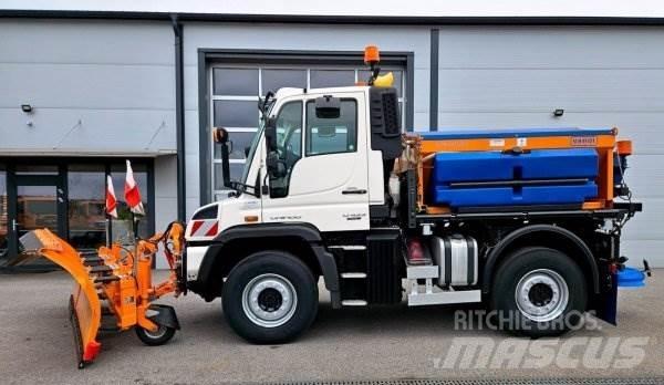 Unimog U 423 融雪撒布机
