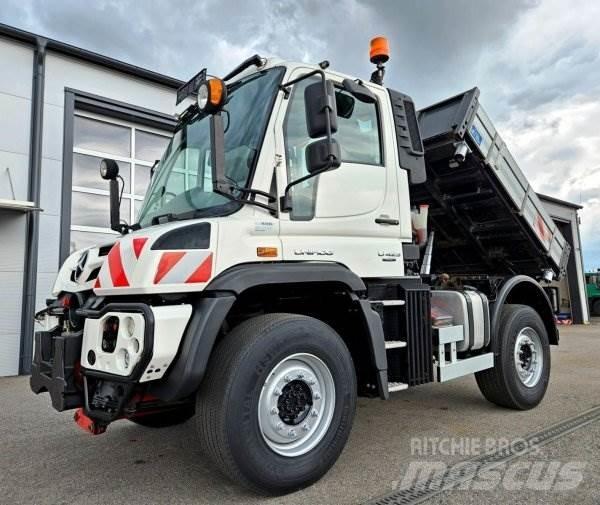 Unimog U 423 融雪撒布机