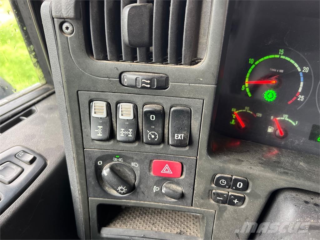 Scania P 380 8X4 平板车