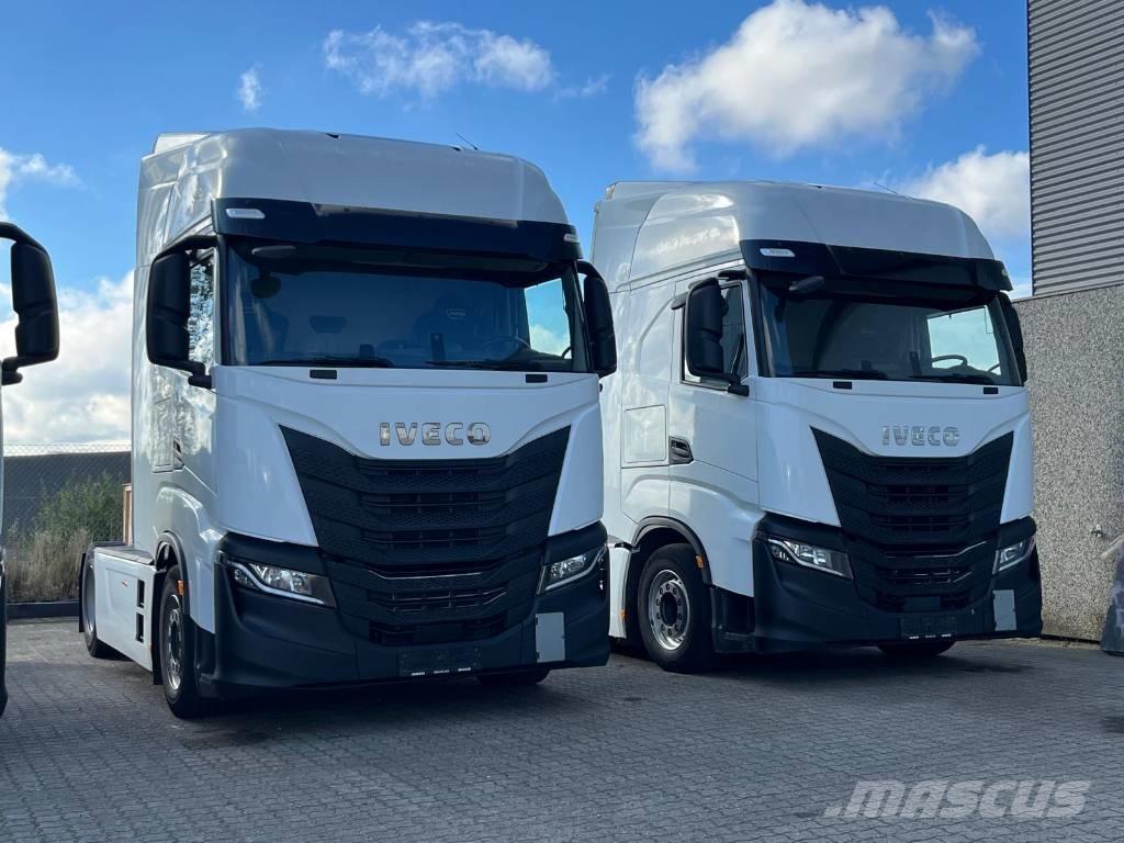 Iveco S-Way AS 440 牵引车