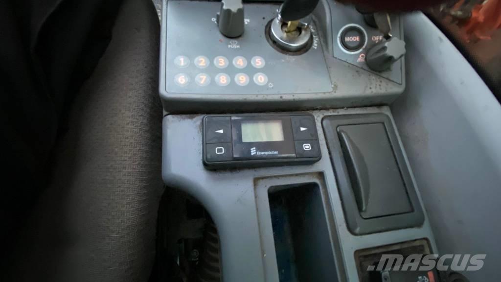 Hitachi ZX 210 LC-6 履带挖掘机