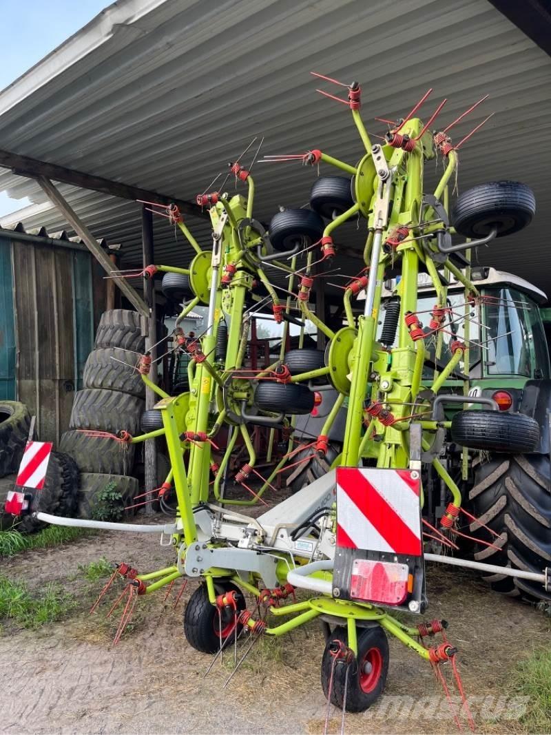 CLAAS VOLTO 1100 犁耙和摊草机
