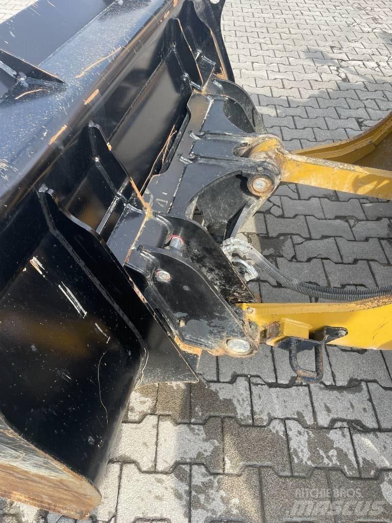 CAT 906 M 轮式装载机