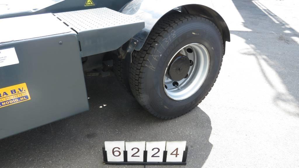 Terberg YT182 码头牵引车