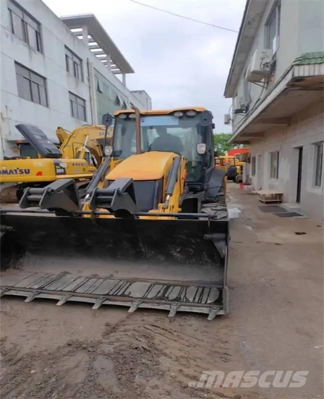 JCB 3CX 反铲装载机