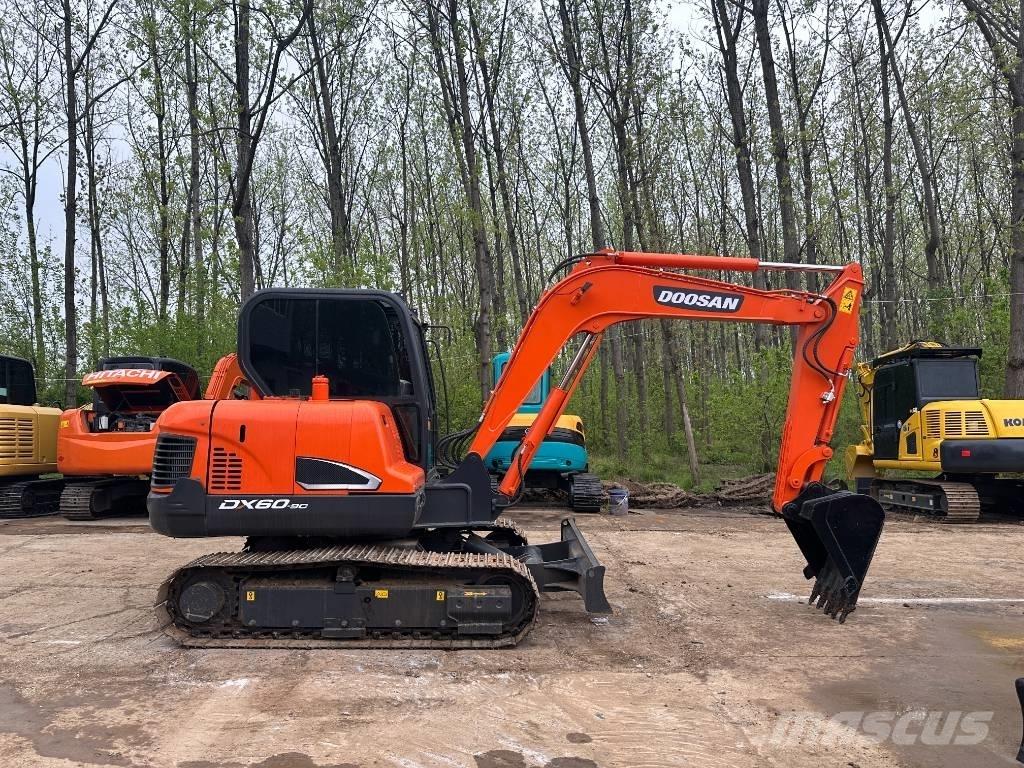 Doosan DX60 履带挖掘机