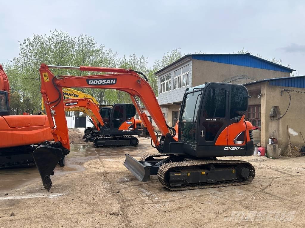 Doosan DX60 履带挖掘机