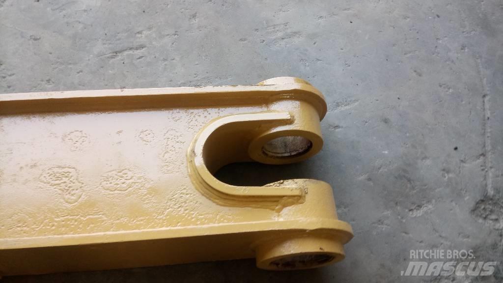 CAT 245 底盘和悬架