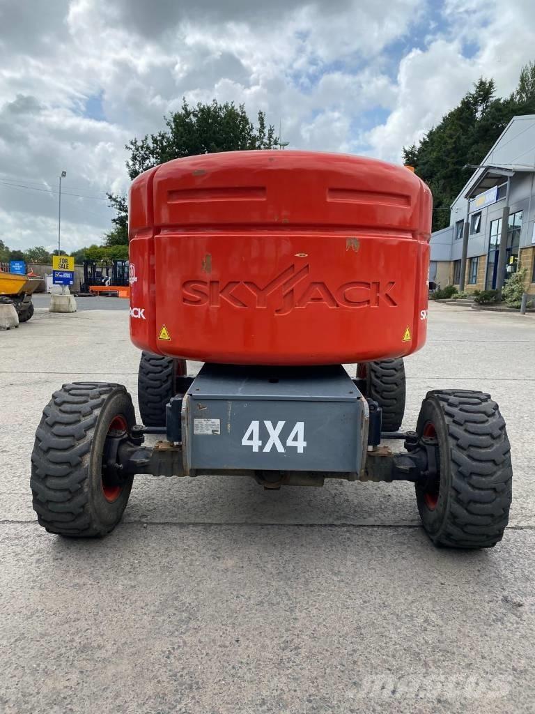 SkyJack SJ 46 AJ 曲臂高空工作平台