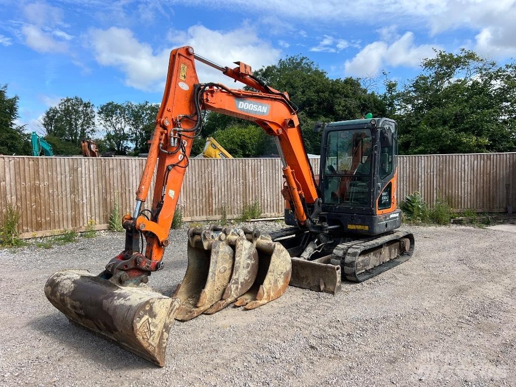 Doosan DX 63-3 小型挖掘机