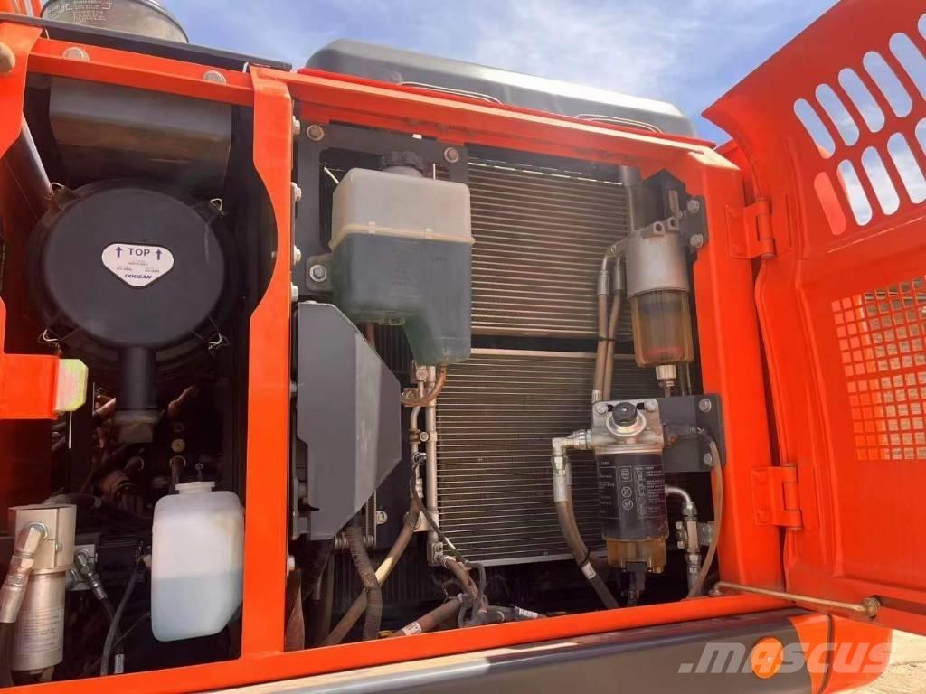 Doosan DX150W-9C 轮式挖掘机