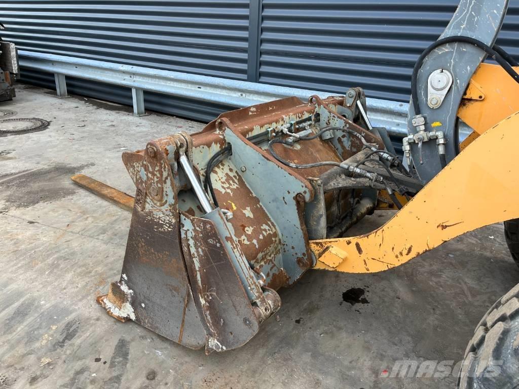 Liebherr L 506 轮式装载机