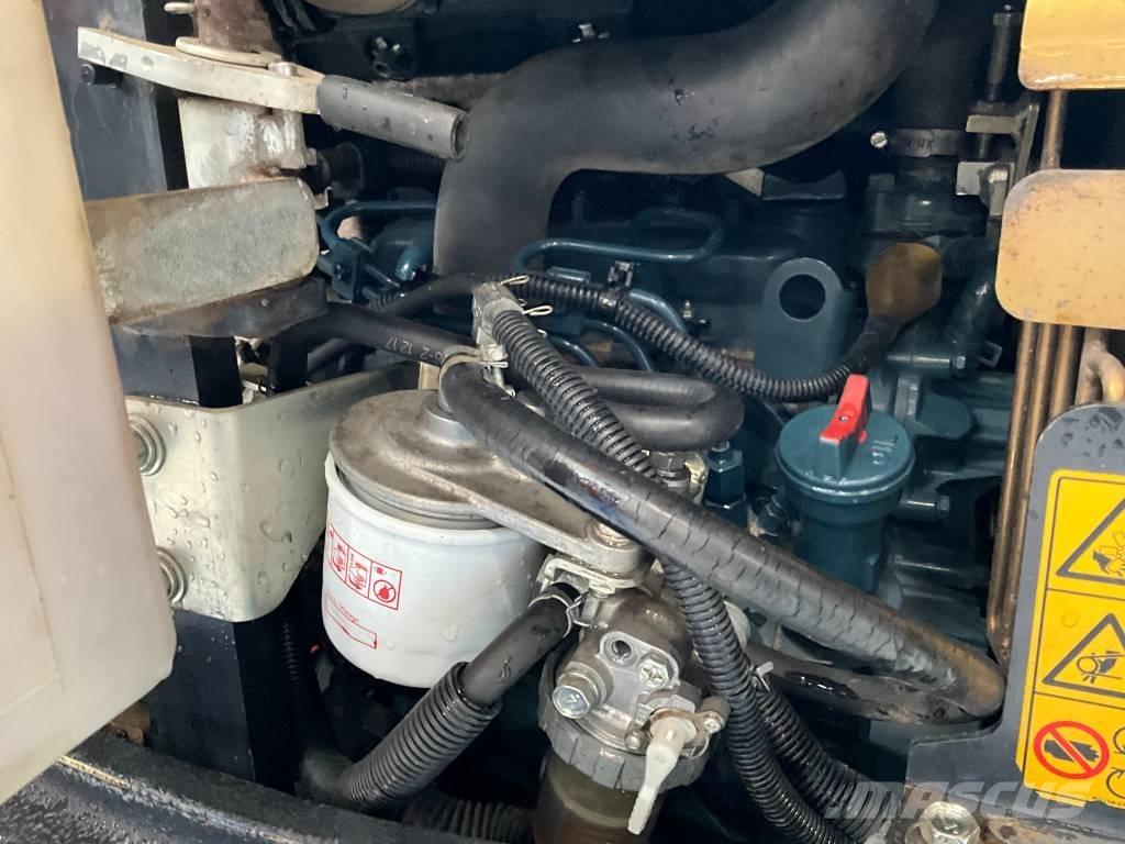 Kubota U 27-4 小型挖掘机