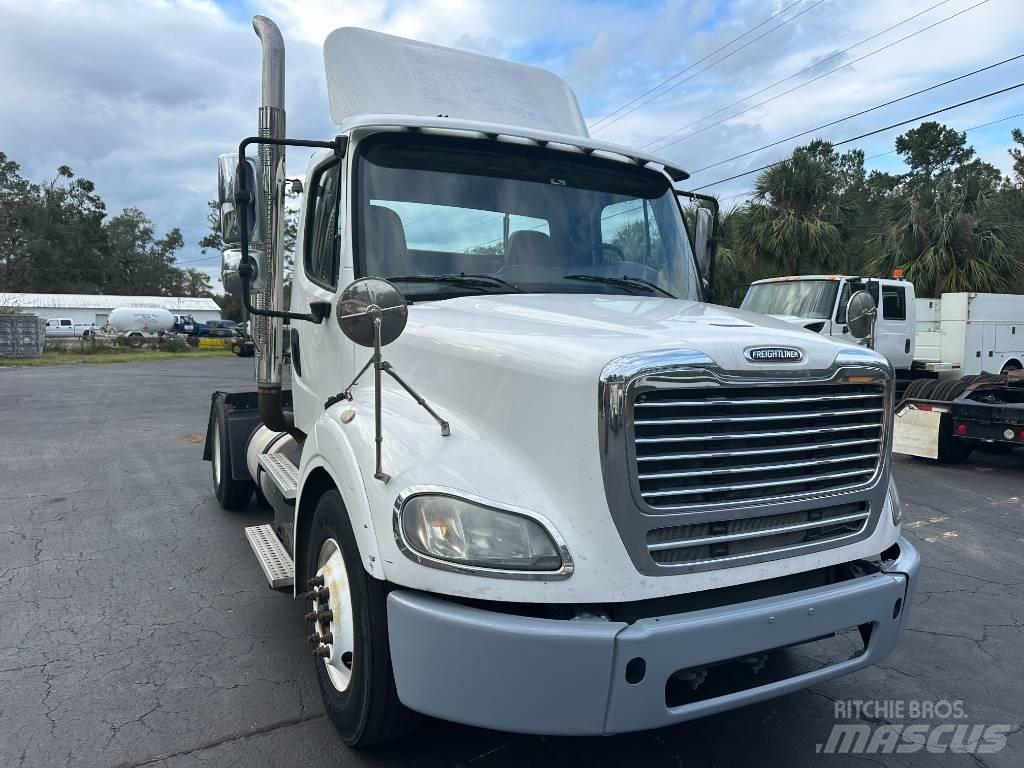 Freightliner M2 112 牵引车