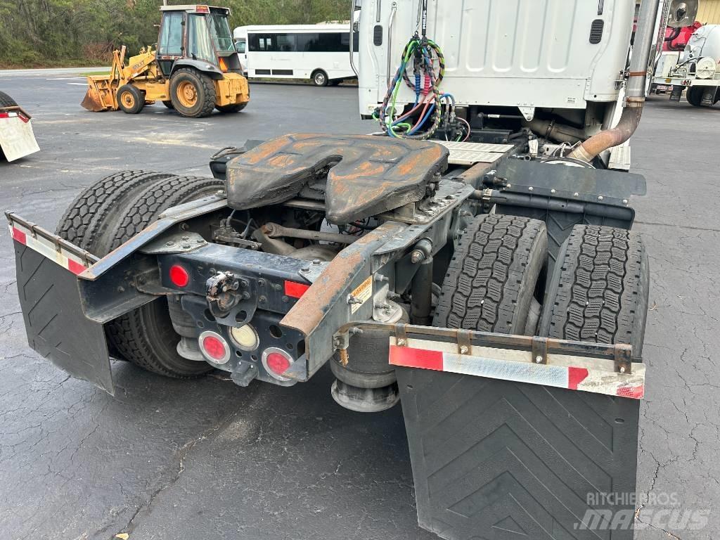 Freightliner M2 112 牵引车