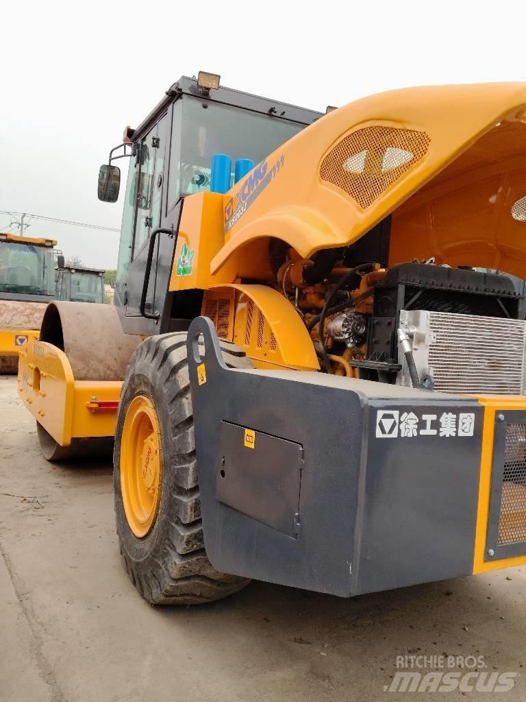 XCMG XS 203 J 单轮压路机