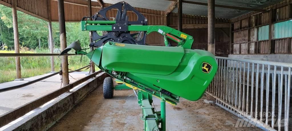 John Deere 625 X 联合收割机头