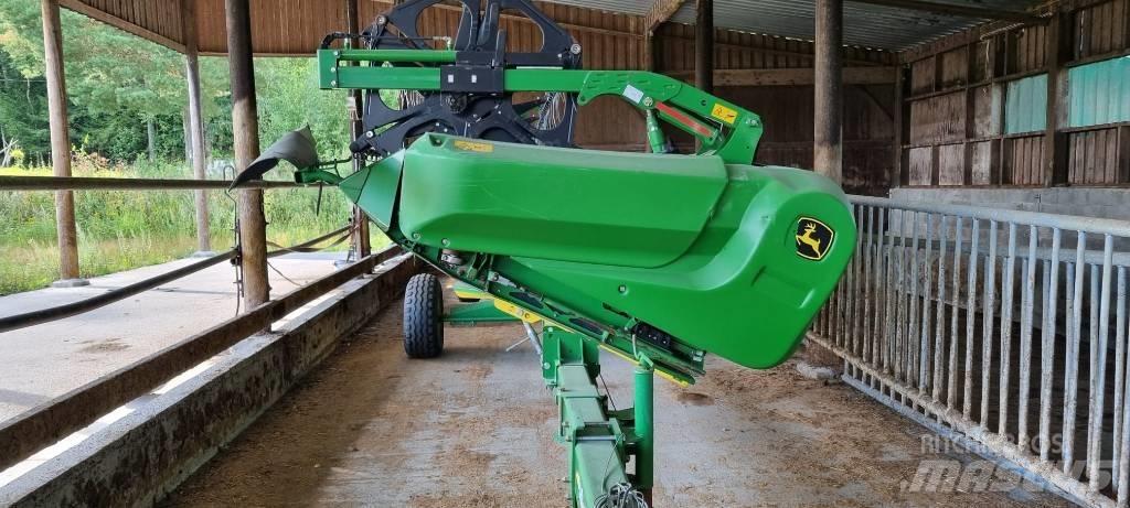 John Deere 625 X 联合收割机头