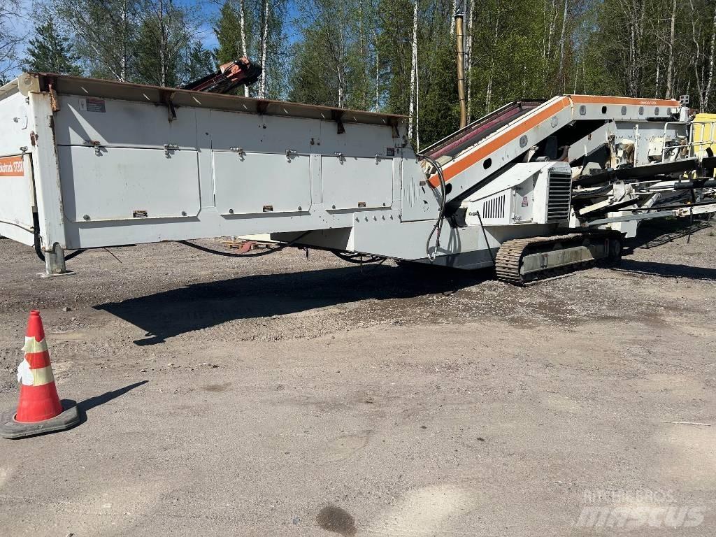 Metso ST 358 移动式筛分机
