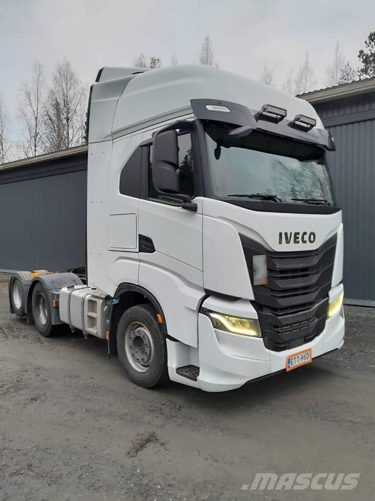 Iveco S-Way AS 440 牵引车