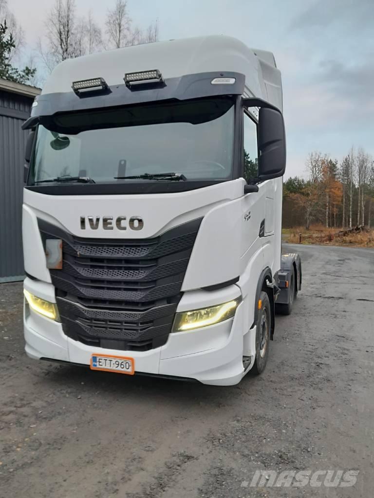 Iveco S-Way AS 440 牵引车