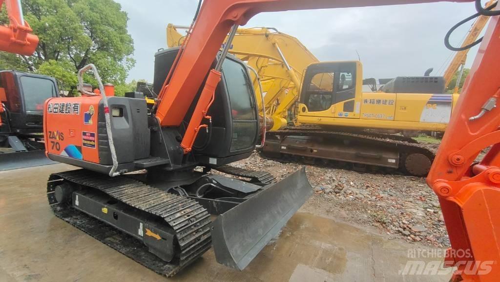 Hitachi ZX 70 小型挖掘机