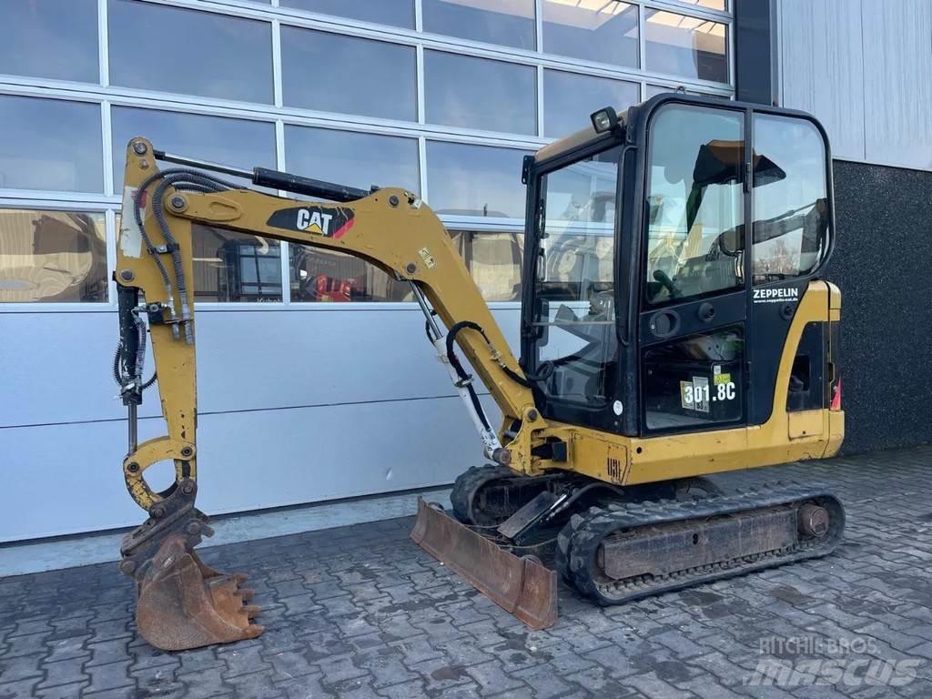 CAT 301.8C 小型挖掘机