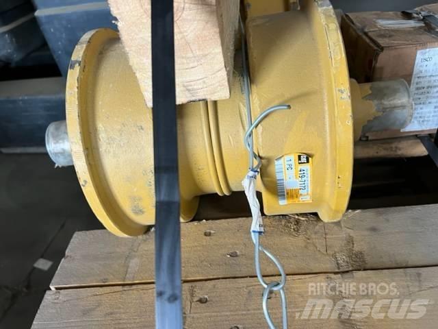 CAT D 8 R 履带、链条和底盘