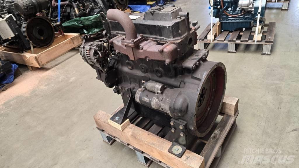 Yanmar 4TNV98 发动机