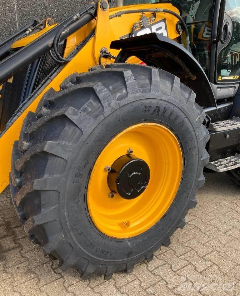 JCB 4 CX 反铲装载机