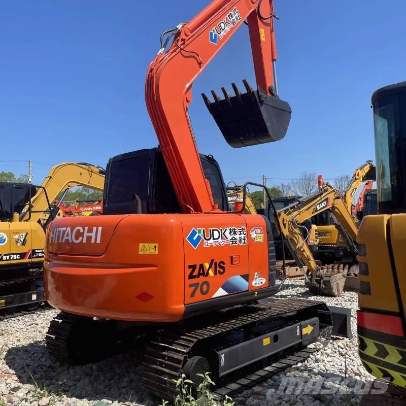 Hitachi ZX 70 中型挖掘机