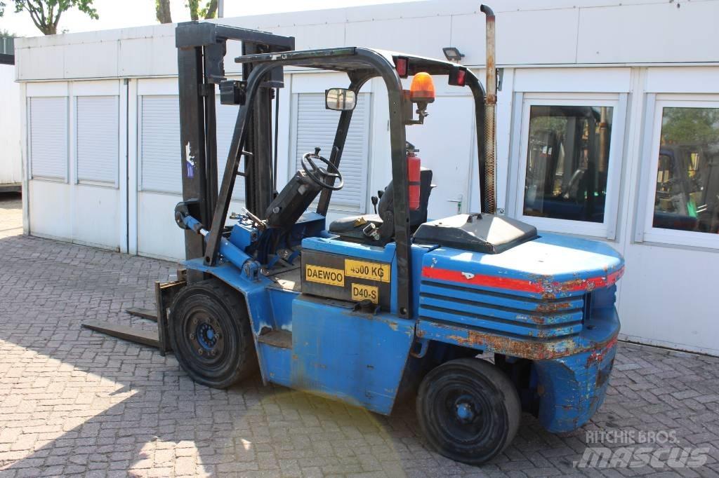 Daewoo D 40 S 柴油叉车