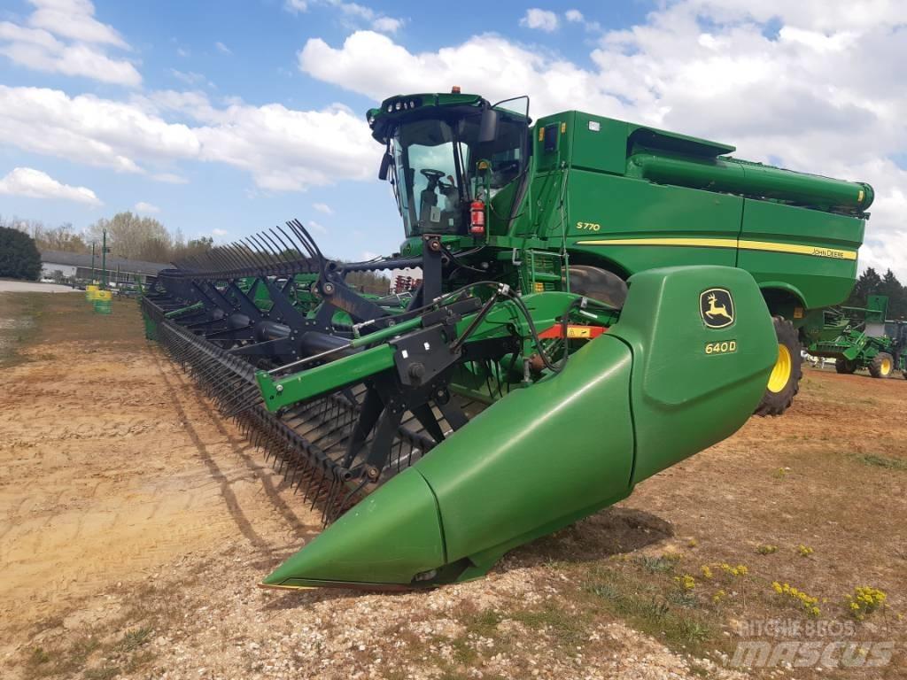 John Deere 640 D 联合收割机头