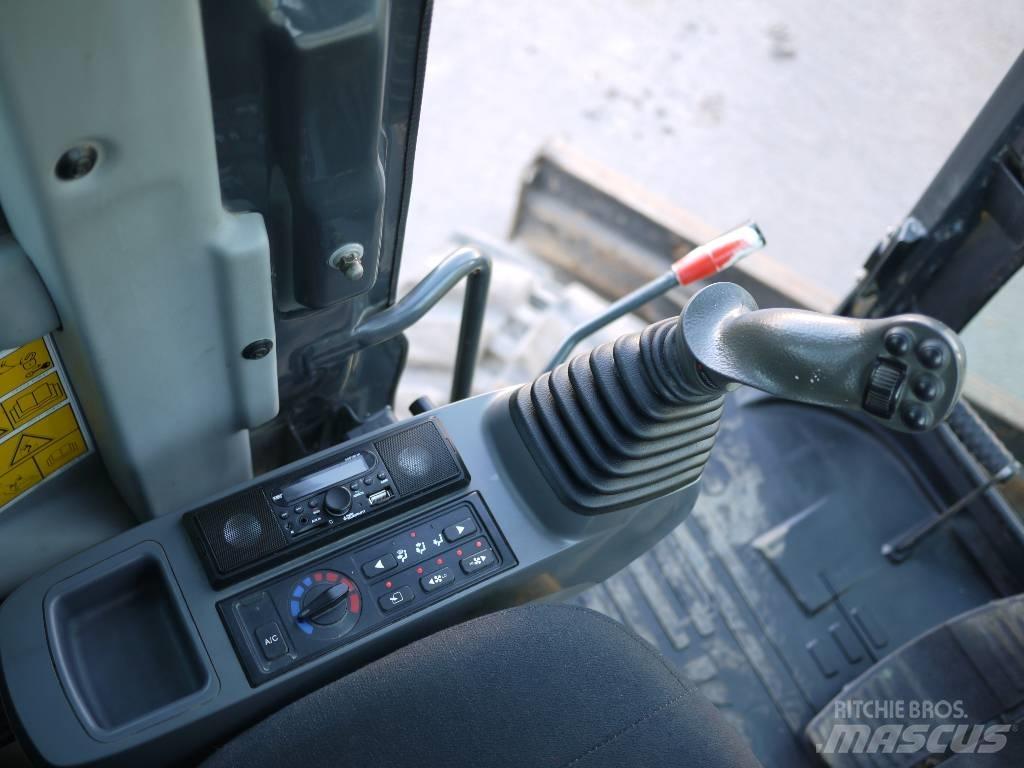 Komatsu PC 80 MR-3 中型挖掘机